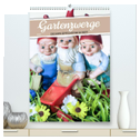 Gartenzwerge: Die rote Zipfelmütze im Beet (hochwertiger Premium Wandkalender 2024 DIN A2 hoch), Kunstdruck in Hochglanz