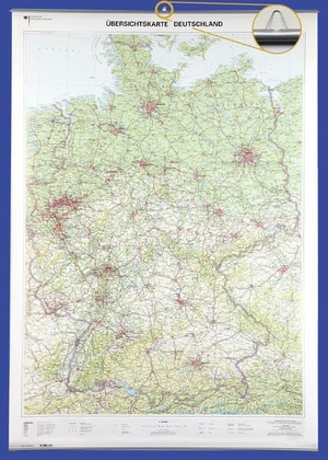 BKG - Bundesamt für Kartographie und Geodäsie (Hrsg.). Übersichtskarte Deutschland 1 : 750 000 - Deutschlandkarte mit Aufhänger und Bestäbung. Bundesamt f. Kartographie, 2023.
