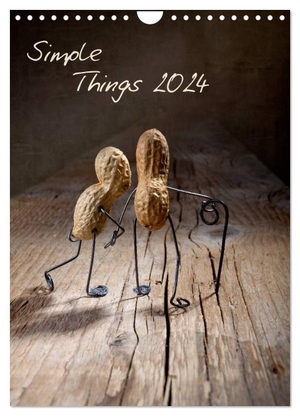 Schwarz, Nailia. Simple Things 2024 (Wandkalender 2024 DIN A4 hoch), CALVENDO Monatskalender - Kleine Geschichten mit Erdnussmännchen. Calvendo Verlag, 2023.