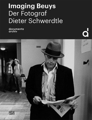 Coers, Birgitta / Martin Groh (Hrsg.). Imaging Beuys - Der Fotograf Dieter Schwerdtle (1952-2009). Hatje Cantz Verlag GmbH, 2021.