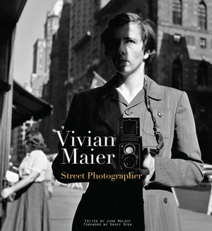 Maier, Vivian. Vivian Maier - Street Photographer. powerHouse Books,U.S., 2011.