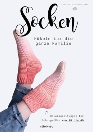 Blase-Van Wagtendonk, Sascha. Socken häkeln für die ganze Familie. - Modern und locker: 10 Häkelanleitungen für Socken mit Motiven von Katzenaugen- bis Gürteltier-Muster. Mit praktischer Sockentabelle für die Größen 15 bis 49. Stiebner Verlag GmbH, 2021.