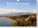 Taormina, die Stadt mit Blick auf den Ätna (Wandkalender 2022 DIN A4 quer)