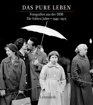 Bertram, Mathias (Hrsg.). Das pure Leben. Die frühen Jahre 19451975 - Fotografien aus der DDR. Lehmstedt Verlag, 2014.