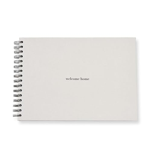 Schalnich, Olesja. "welcome home" Familienbuch - 40 Mitglieder - Mein Familienbuch zum Ausfüllen - Familienstammbuch Din A4 - Freundebuch - Erinnerungsalbum für Erwachsene - Familienalbum personalisiert - Geschenk für die Familie Erwachsene Kinder. NOVA MD, 2025.