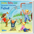 Jakob, Sofie, Leo und ihr neuer Freund spielen Fußball