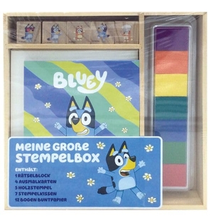 Panini. Bluey: Meine große Stempelbox - Holzbox Rätselblock, 4 Ausmalkarten, 5 Holzstempel, 7 Stempelkissen und 12 Bogen Buntpapier. Panini Verlags GmbH, 2026.