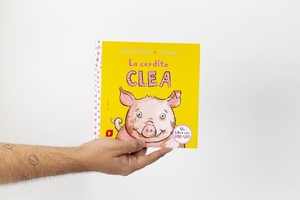 Parker, Ant / Nick Denchfield. La cerdita Clea. Fundación Santa María-Ediciones SM, 2008.