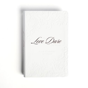 Kendrick, Stephen / Alex Kendrick. The Love Dare Day by Day: Gift Edition - A Year of Devotions for Couples. B&H Publishing Group, 2013.