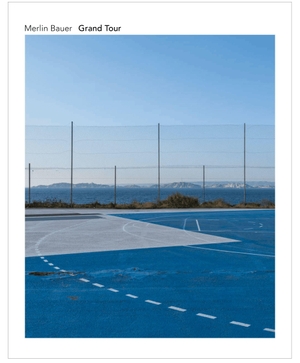 Holzhey, Magdalena / Klein, Simone et al. Merlin Bauer | Grand Tour. Hartmann Books, 2026.