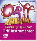 Kinder spielen mit Orff-Instrumenten