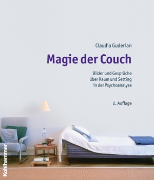 Guderian, Claudia. Magie der Couch - Bilder und Gespräche über Raum und Setting in der Psychoanalyse. Kohlhammer W., 2017.