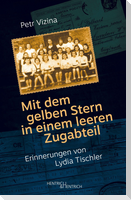 Mit dem gelben Stern in einem leeren Zugabteil