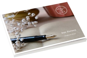 Brall, Stephanie. von Herzen - Postkartenbuch - Perfekt als kleine Nettigkeit oder Mitbringsel | Edle Postkarten mit 20 verschiedenen Foto-Motiven von Stephanie Brall. bene!, 2026.