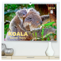 Koala - kleiner Teddy (hochwertiger Premium Wandkalender 2024 DIN A2 quer), Kunstdruck in Hochglanz
