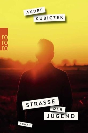 Kubiczek, André. Straße der Jugend - Die Fortsetzung der erfolgreichen "Skizze eines Sommers". Rowohlt Taschenbuch, 2023.