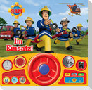 Feuerwehrmann Sam - Im Einsatz! - Soundbuch - Pappbilderbuch mit beweglichem Lenkrad und 13 spannenden Geräuschen für Kinder ab 3 Jahren